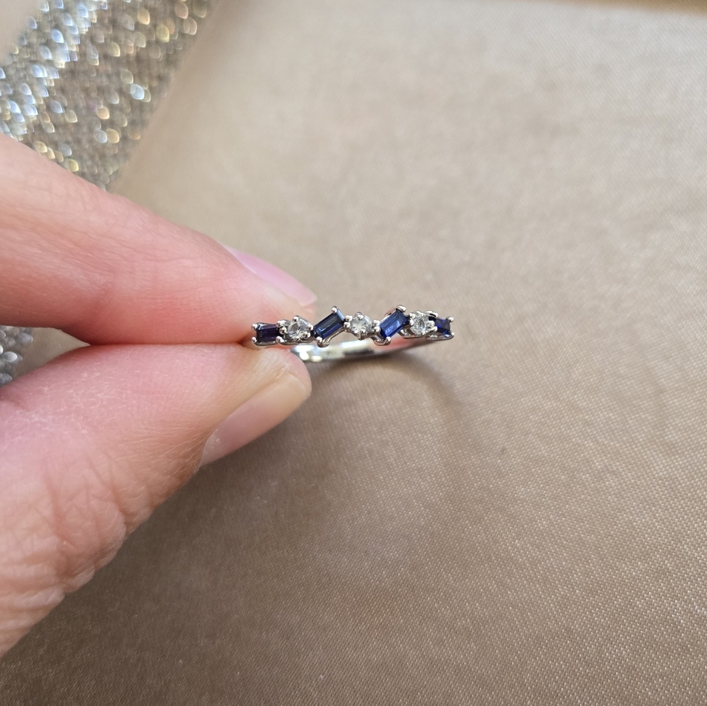 Sterling Silver Sapphire Ring - Picture 4 of 9